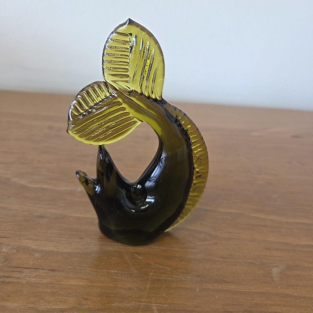 Vtg Hand Blown Pilgrim Art Glass Green Fish Figurine Paperweight